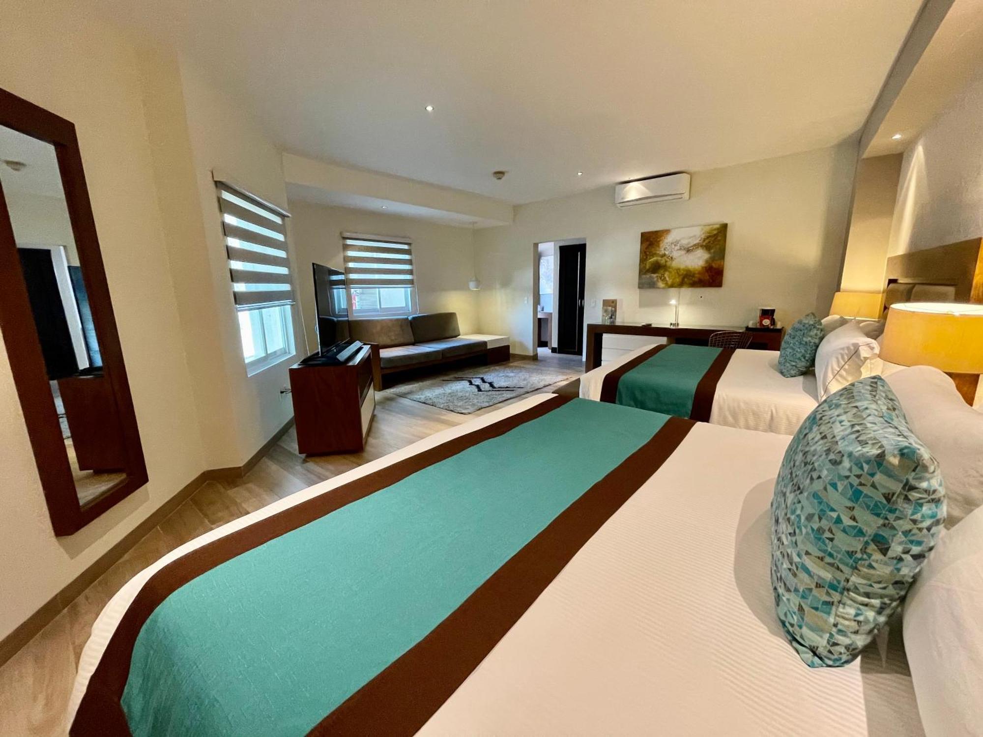 Aurea Hotel And Suites Zapopan Extérieur photo