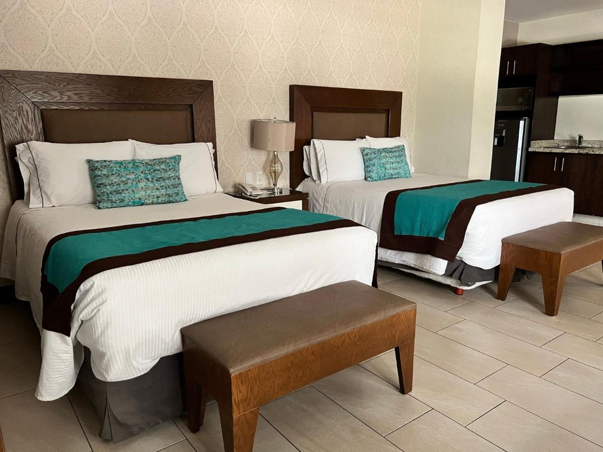 Aurea Hotel And Suites Zapopan Extérieur photo
