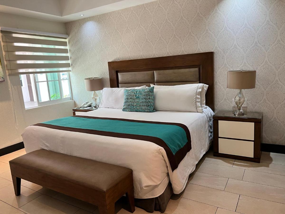 Aurea Hotel And Suites Zapopan Extérieur photo