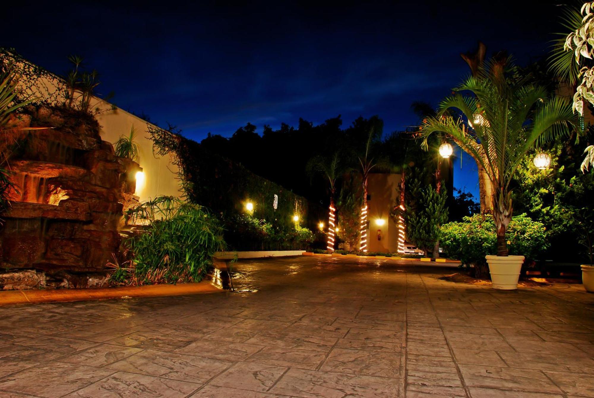 Aurea Hotel And Suites Zapopan Extérieur photo